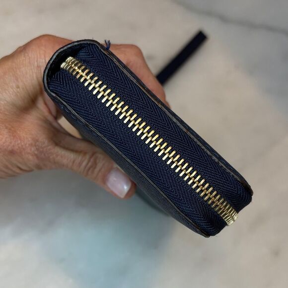 Michael Kors Saffiano Leather Full Zip Jet Set Continental Wallet - Picture 10 of 16